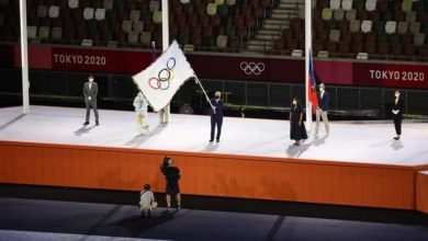 Photo of پایان توکیو ۲۰۲۰/ پرچم المپیک به شهردار پاریس سپرده شد